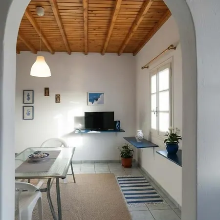 Authentic Traditional Near Holiday home Ornos (Mykonos)